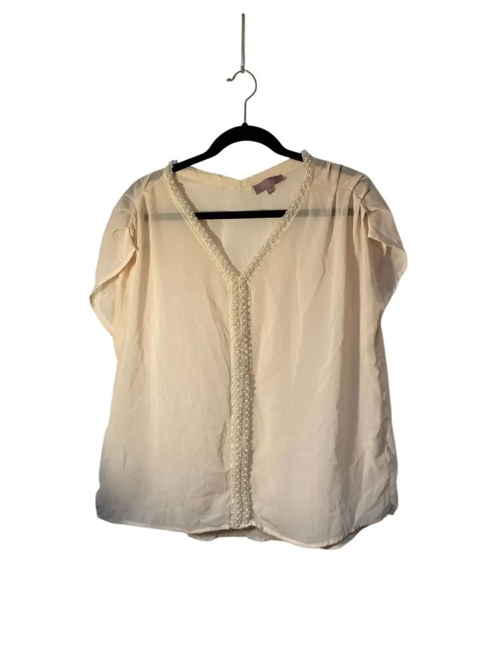 Harper women’s cream, pearl trimmed short sleeve blouse L